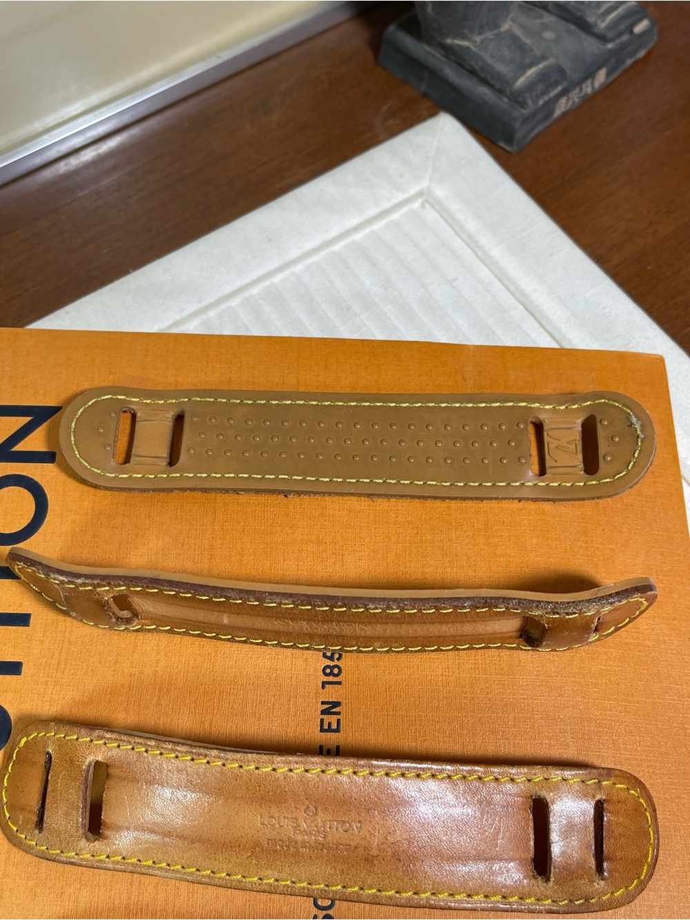 Louis Vuitton Vintage Vachetta MEDIUM 
Replacement Pad - Picture 13 of 16